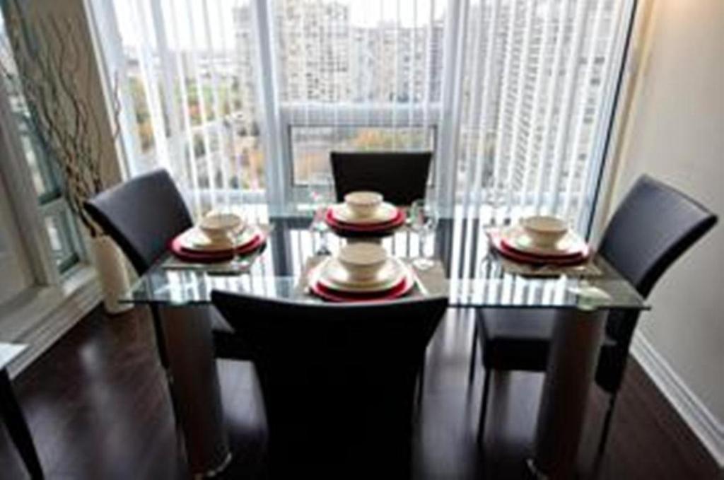 Urban Furnished Suites - 미시소거 외부 사진