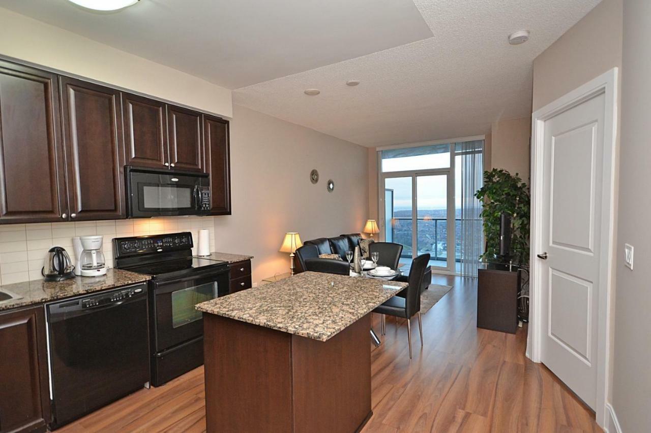 Urban Furnished Suites - 미시소거 외부 사진