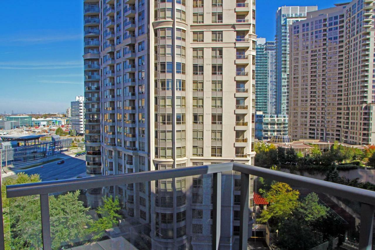 Urban Furnished Suites - 미시소거 외부 사진